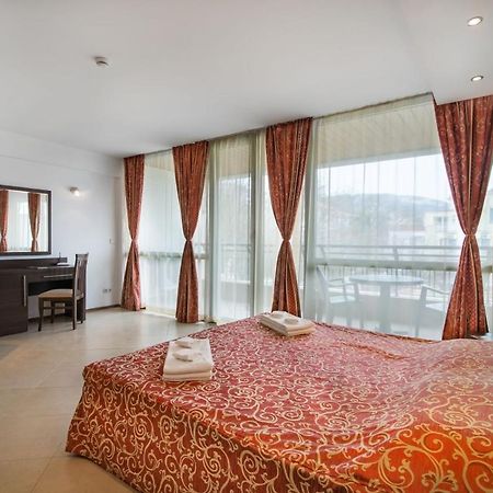 Spacious Studio With Balcony & Pool By The Marina 巴尔奇克 外观 照片