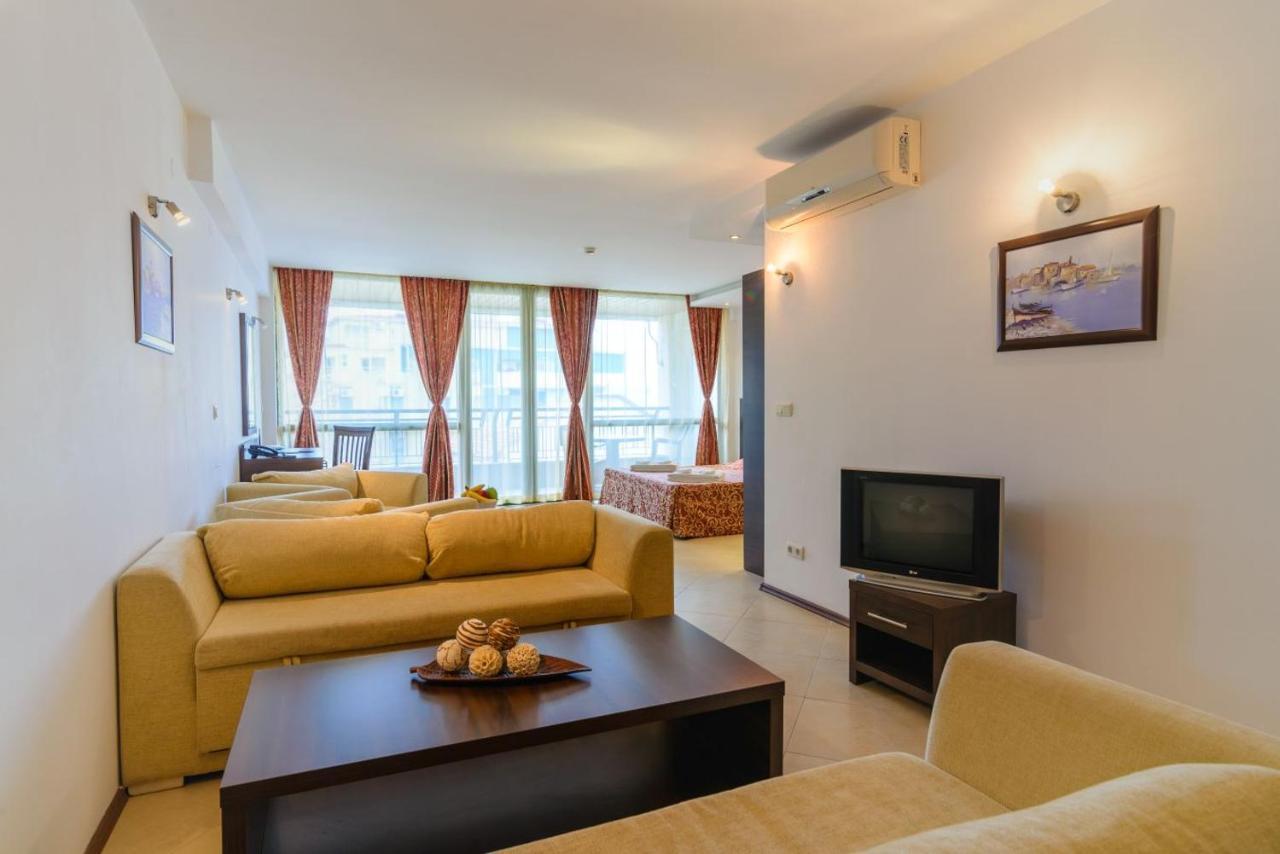 Spacious Studio With Balcony & Pool By The Marina 巴尔奇克 外观 照片
