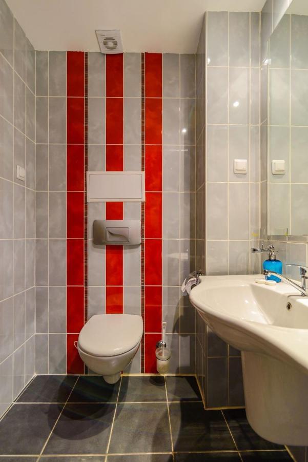 Spacious Studio With Balcony & Pool By The Marina 巴尔奇克 外观 照片