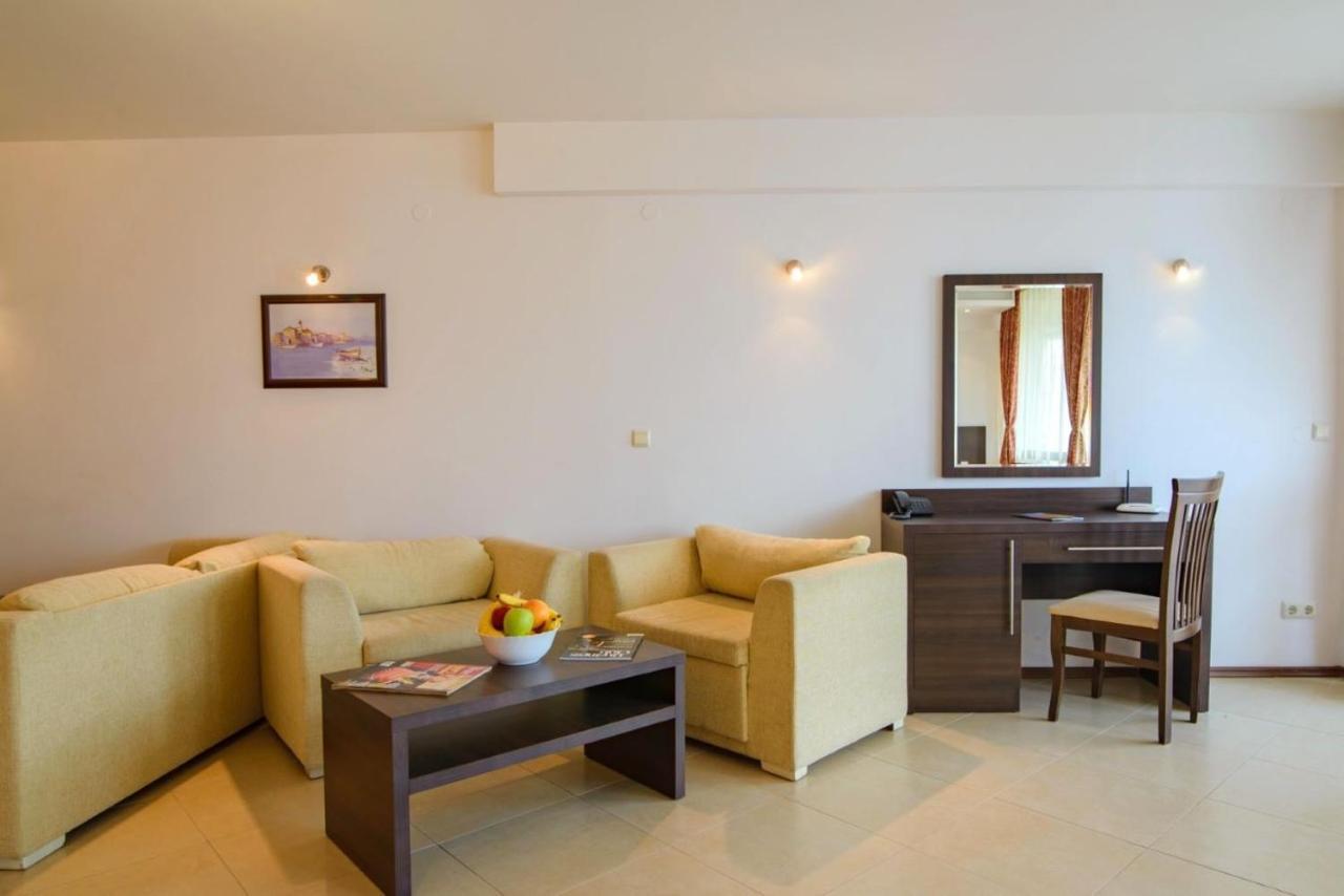 Spacious Studio With Balcony & Pool By The Marina 巴尔奇克 外观 照片