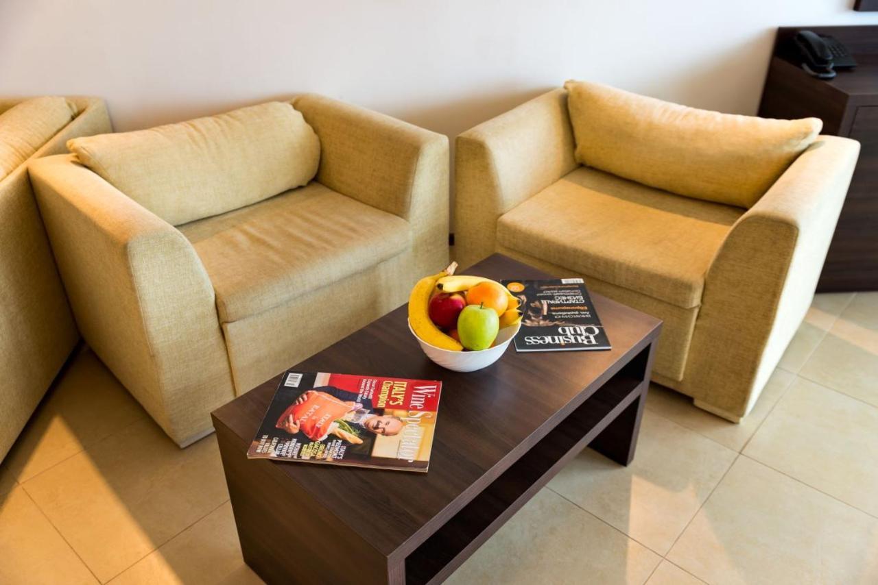 Spacious Studio With Balcony & Pool By The Marina 巴尔奇克 外观 照片